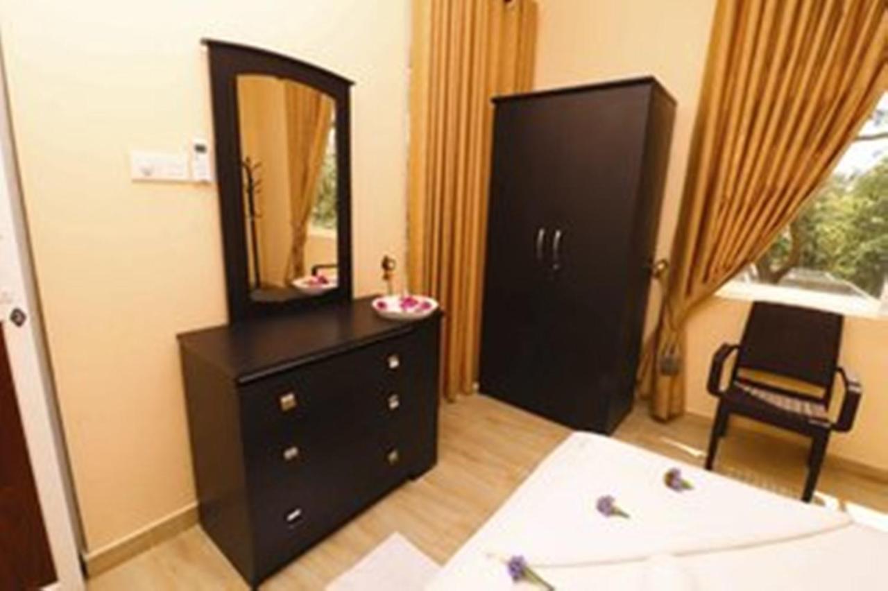 Peacock Resort Анурадхапура Екстериор снимка
