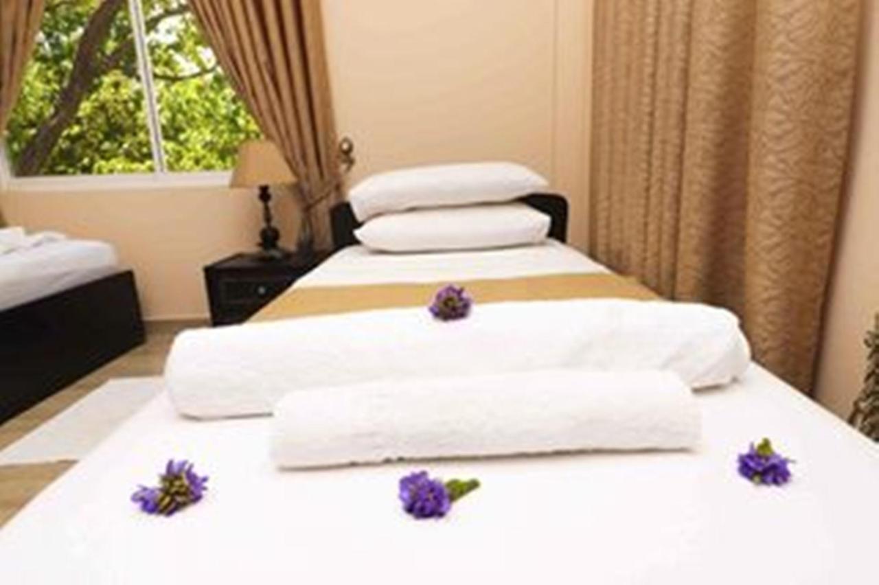 Peacock Resort Анурадхапура Екстериор снимка